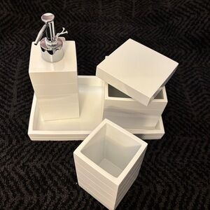 Kassatex White Bathroom Accessory Set